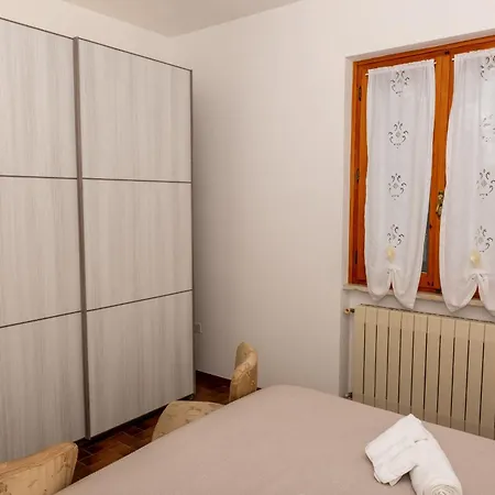 Italia Daire Talla